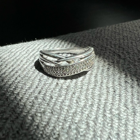 1/10 CT. T.W. Diamond Multi-Row Crossover Anniversary Band in Sterling Silver - Picture 4 of 7